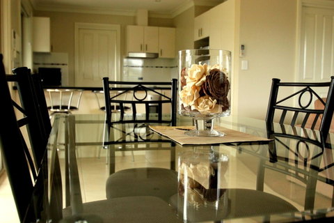 Colonial Court Villas - Accommodation Redcliffe 23