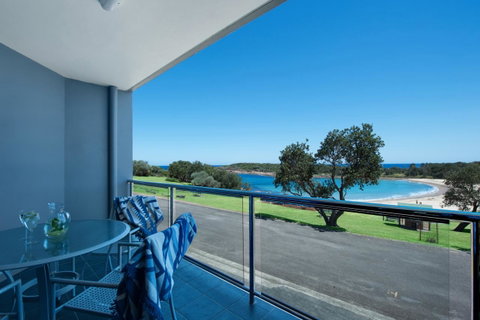 On The Beach Getaway - Accommodation Redcliffe 0