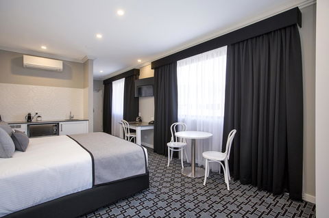 CH Boutique Hotel & Apartments, Ascend Hotel Collection - Accommodation Redcliffe 3