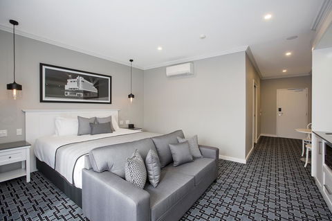 CH Boutique Hotel & Apartments, Ascend Hotel Collection - Accommodation Redcliffe 7