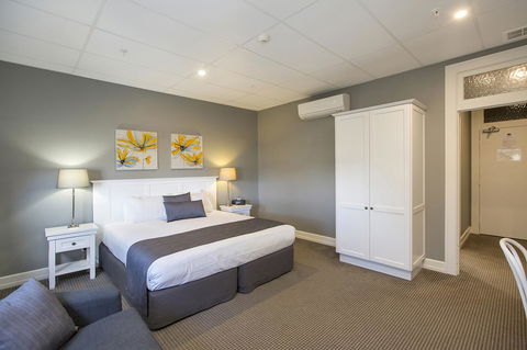 CH Boutique Hotel & Apartments, Ascend Hotel Collection - Accommodation Redcliffe 17