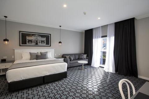 CH Boutique Hotel & Apartments, Ascend Hotel Collection - Accommodation Redcliffe 1