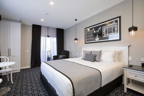 CH Boutique Hotel & Apartments, Ascend Hotel Collection - Accommodation Redcliffe 2