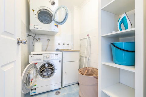 Apartments In Pyrmont - Accommodation Redcliffe 1