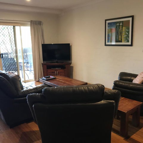 Mariner Bay Apartments - Accommodation Redcliffe 8