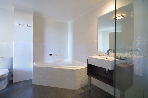 Macquarie Waters Boutique Apartment Hotel - Accommodation Redcliffe 28