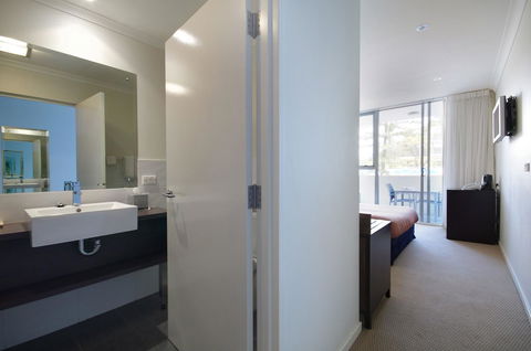 Macquarie Waters Boutique Apartment Hotel - Accommodation Redcliffe 24