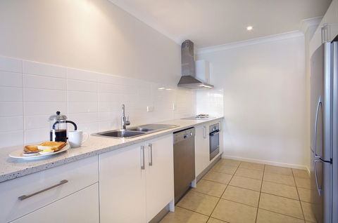 Macquarie Waters Boutique Apartment Hotel - Accommodation Redcliffe 17