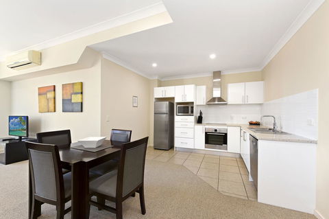 Macquarie Waters Boutique Apartment Hotel - Accommodation Redcliffe 6