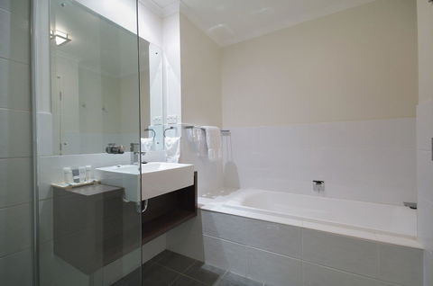 Macquarie Waters Boutique Apartment Hotel - Accommodation Redcliffe 20