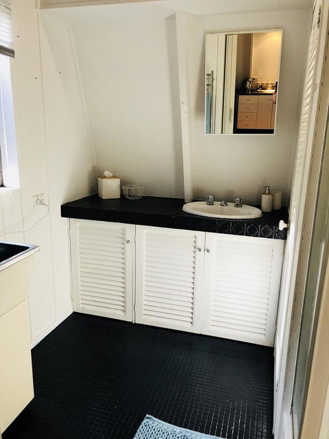 Little Blue Beach House - Accommodation Redcliffe 13