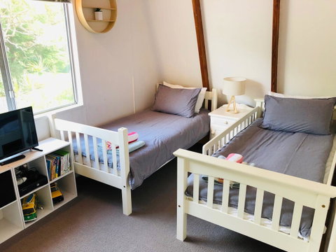Little Blue Beach House - Accommodation Redcliffe 5
