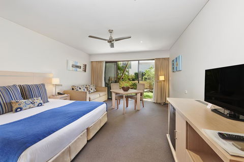 Waves Byron Bay - Accommodation Redcliffe 2