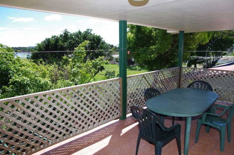 Bellhaven 2, 17 Willow Street - Accommodation Redcliffe 2