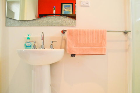 Yigala House - Accommodation Redcliffe 28