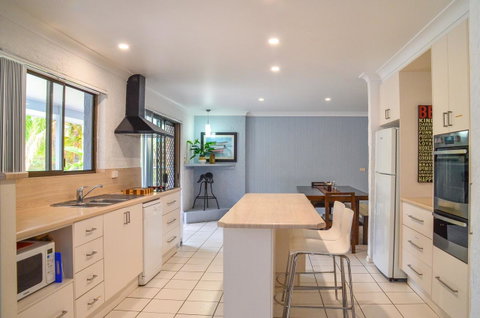 Yigala House - Accommodation Redcliffe 12