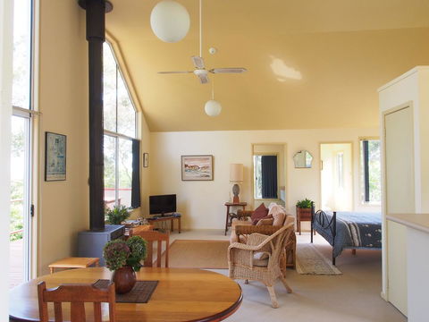 Bundle Hill Cottages - Accommodation Redcliffe 6