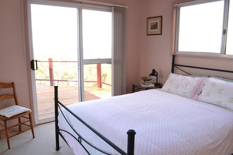 Bundle Hill Cottages - Accommodation Redcliffe 27