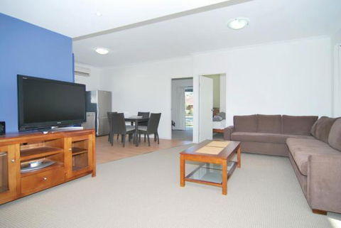 Huskisson Holiday Motel Cabins - Accommodation Redcliffe 27