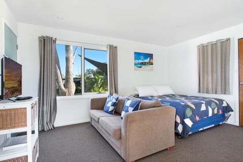Huskisson Holiday Motel Cabins - Accommodation Redcliffe 0
