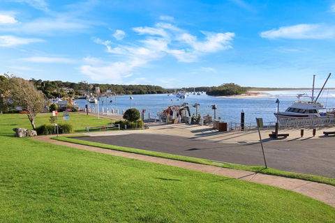 Huskisson Holiday Motel Cabins - Accommodation Redcliffe 4