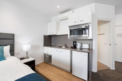 Mantra Quayside Port Macquarie - Accommodation Redcliffe 2