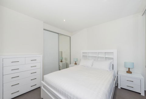 Lakefront 116 Kingston ACT - Accommodation Redcliffe 6