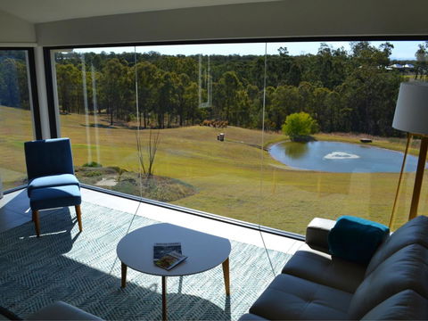 Wine Country Villas - Accommodation Redcliffe 1