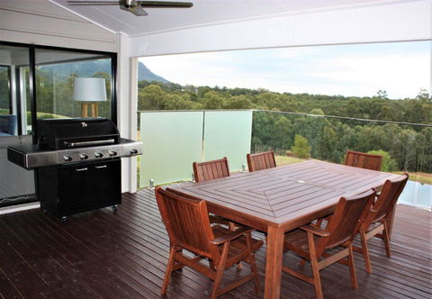 Wine Country Villas - Accommodation Redcliffe 4