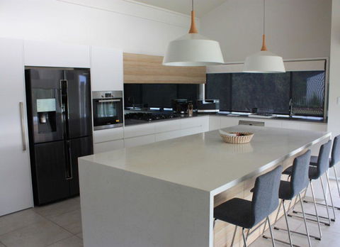 Wine Country Villas - Accommodation Redcliffe 3