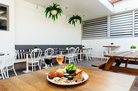 Coniston Hotel Wollongong - Accommodation Redcliffe 10