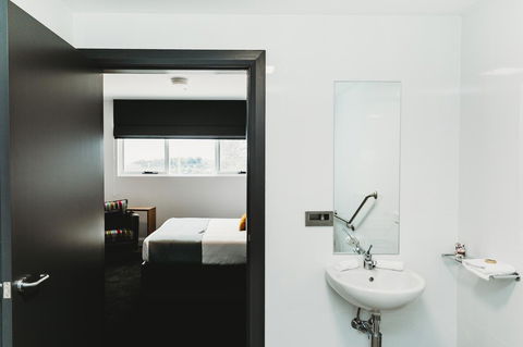 Coniston Hotel Wollongong - Accommodation Redcliffe 27