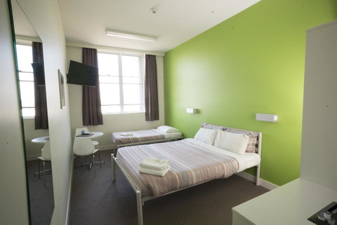 YHA Sydney Harbour - Accommodation Redcliffe 2