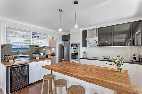 Phuza Maningi 17 Myan Close - Accommodation Redcliffe 9