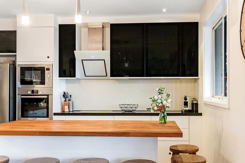 Phuza Maningi 17 Myan Close - Accommodation Redcliffe 8