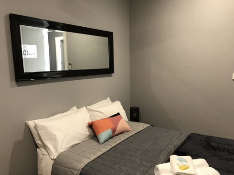 The Mark Studios - Accommodation Redcliffe 5