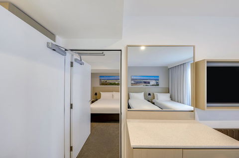 Travelodge Hotel Sydney Airport - Accommodation Redcliffe 2