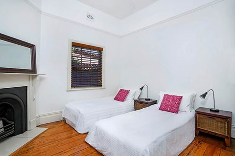 Holiday Home Fairy Bower Road Manly FAB05 - Accommodation Redcliffe 5