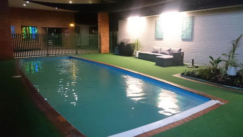Adelong Motel - Accommodation Redcliffe 2