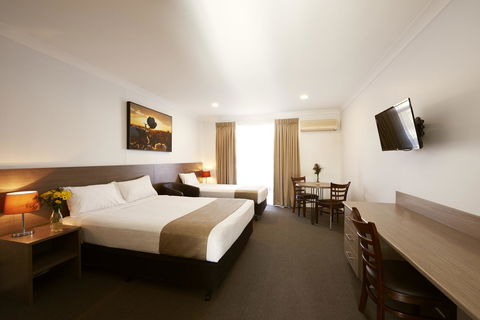 Adelong Motel - Accommodation Redcliffe 0