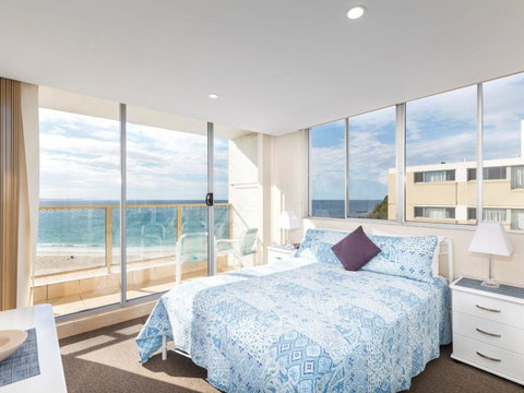 Ebbtide 27 - Accommodation Redcliffe 0