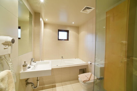 Snowstream 4 - Accommodation Redcliffe 6