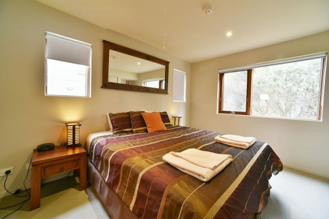 Snowstream 4 - Accommodation Redcliffe 10