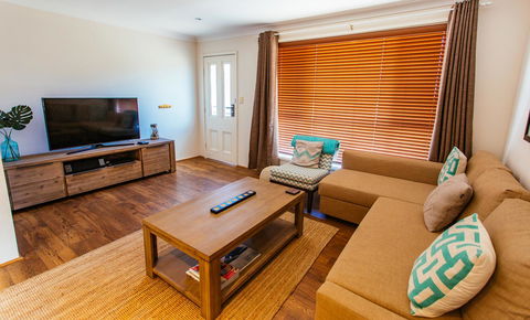 Sunbaker Pet Friendly Awards Finalist 4 Mins Walk To Culburra Beach - Accommodation Redcliffe 7
