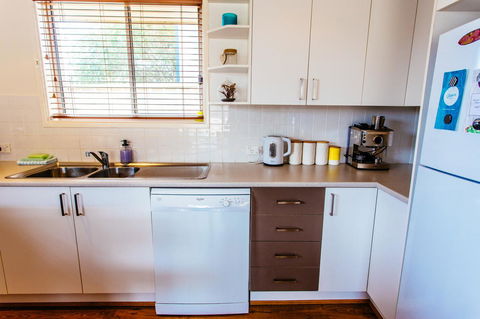 Sunbaker Pet Friendly Awards Finalist 4 Mins Walk To Culburra Beach - Accommodation Redcliffe 14