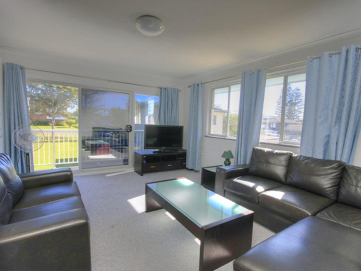Tuncurry NSW Accommodation Redcliffe
