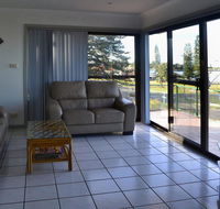 Oxley 8 at Tuncurry - Accommodation Redcliffe