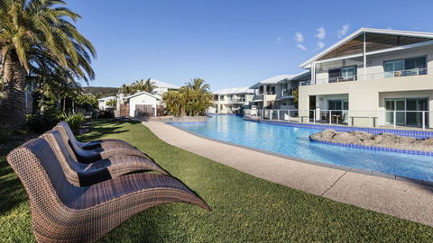 Oaks Port Stephens Pacific Blue Resort - Accommodation Redcliffe 2