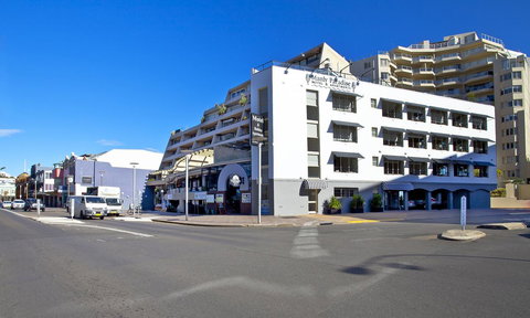 Manly Paradise Motel & Apartments - Accommodation Redcliffe 0