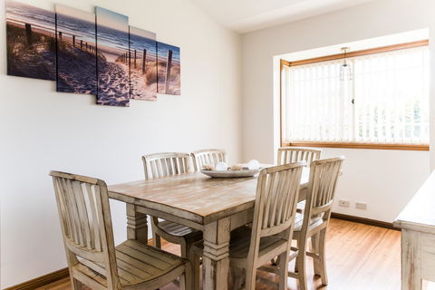 Ambience - Accommodation Redcliffe 5